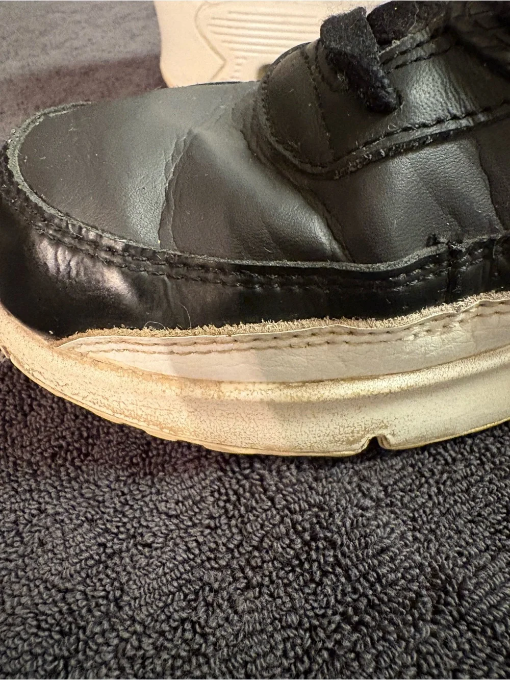 Size 7Y Nike Air Black Leather‎ Athletic Sneakers